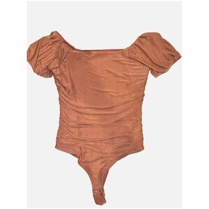 PINKM STYLE- NWOT Women’s Brown Short Sleeve Ruched bodysuit Size Medium
